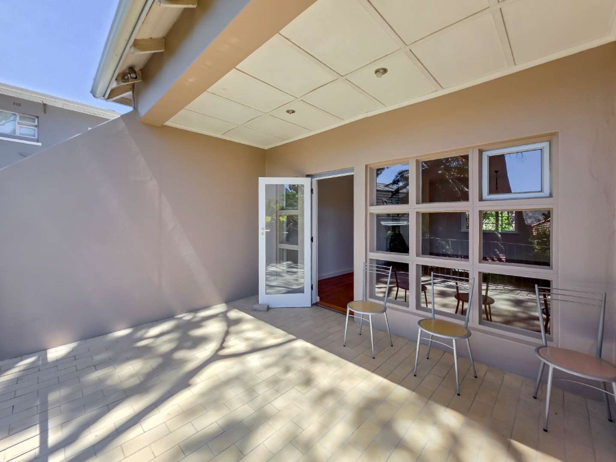 2 Bedroom Property for Sale in Vredehoek Western Cape